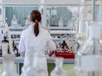La première École universitaire de recherche en chimie a ouvert ses portes à la rentrée 2020. Il n'y a pas de lieu unique, mais des cours à Caen, Rouen et le Havre.
