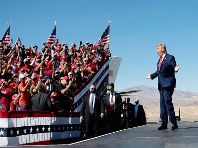 Le président américain Donald Trump en meeting de campagne à Bullhead City, en Arizona, le 28 octobre 2020 - Brendan Smialowski [AFP]