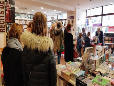 Le personnel de la librairie Ryst à Cherbourg était débordé jeudi 29 octobre au matin, par l'afflux constant de clients, venus faire le plein de livres une dernière fois avant le reconfinement. 