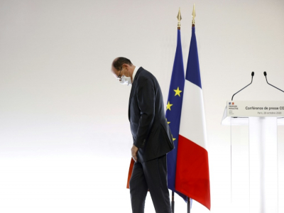 Le Premier ministre français Jean Castex quitte une conférence de presse à Paris le 29 octobre 2020 - [POOL/AFP]