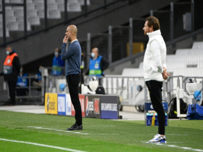 Le coach de Manchester City Pep Guardiola et celui de Marseille, André Villas-Boas, lors du match entre les deux clubs en Ligue des champions, le 27 octobre 2020 au Stade vélodrome - CHRISTOPHE SIMON [AFP/Archives]