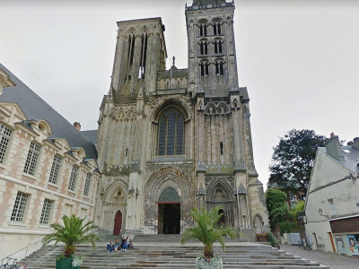 Des tags ont été découverts sur la cathédrale de Lisieux samedi 31 octobre.