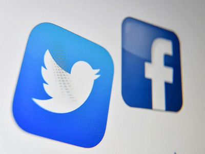 Facebook et Twitter étaient mobilisés mercredi pour contrôler le flot de désinformation et d'accusations alors que le décompte des voix se poursuit aux Etats-Unis - Denis Charlet [AFP/Archives]