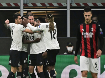 Les Lillois ont surclassé l'AC Milan sur sa pelouse grâce à un triplé du milieu offensif turc Yusuf Yazici, au centre, le 5 novembre 2020 - MIGUEL MEDINA [AFP]