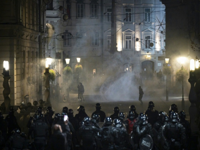 Des manifestations anti-confinement à Ljubljana dégénèrent en heurts avec la police le 5 novembre 2020. - Jure Makovec [AFP]