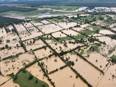 Vue aérienne des inondations après le passage de l'ouragan Eta, le 5 novembre 2020 à Puerto Barrios, au Guatemala - Carlos ALONZO [AFP]