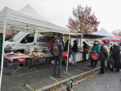 Bien que délocalisé (et restreint) sur une partie du marché du samedi situé boulevard Leroy, à Caen, le marché au foie gras a connu une grande affluence ce samedi 7 novembre. - Mathieu Marie