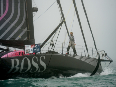 Le skipper du voilier "Hugo Boss" Alex Thomson, l'un des favoris, en position prêt à prendre le départ du Vendée Globe, le 8 novembre 2020 aux Sables-d'Olonne - JEAN-FRANCOIS MONIER [AFP]