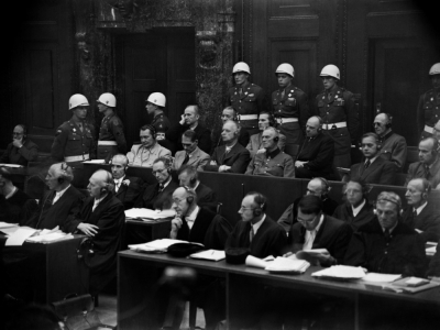 (g-d) Herman Goering, Rudolf Hess, Joachim von Ribbentrop, Wilhelm Keitel et Ernst Kaltenbrunner au tribunal de Nuremberg en novembre 1945 - STRINGER [AFP/Archives]