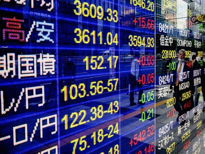 Des valeurs à la Bourse de Tokyo le 6 novembre 2020 - Philip FONG [AFP]