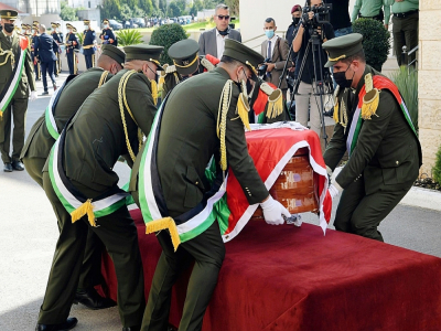 Photo fournie par l'Autorité palestinienne des funérailles de Saeb Erekat et de l'hommage devant son cercueil rendu le 11 novembre 2020 à Ramallah - Thaer GHANAIM [PPO/AFP]
