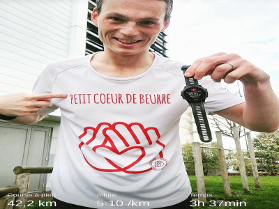 Yohann Pivard a réalisé le marathon de 42,2 km en 3 h 37 en courant en rond dans la caserne ! - DR