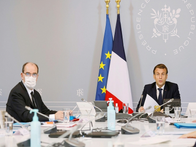 Le président Emmanuel Macron et le Premier ministre Jean Castex lors d'une visioconférence avec les acteurs du sport professionnel et amateur le 17 novembre 2020 à Paris - Ludovic MARIN [POOL/AFP]