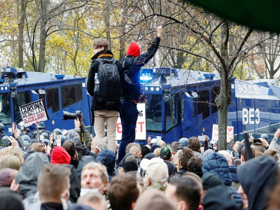 Des manifestants anti-masques dans le centre de Berlin, le 18 novembre 2020. - Odd ANDERSEN [AFP]