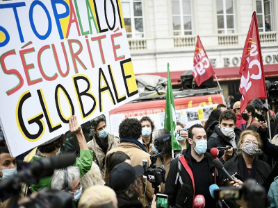 Rassemblement contre la proposition de loi sur la "sécurité globale" à l'appel des syndicats de journalistes et de diverses organisations, à Paris le 17 novembre 2020 - STEPHANE DE SAKUTIN [AFP]