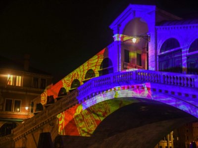 Le pont du Rialto à Venise le 4 décembre 2020 - ANDREA PATTARO [AFP]