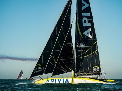 Le monocoque Apivia prend le départ du Vendée Globe, le 8 novembre 2020 au large des Sables d'Olonne, dans l'ouest de la France. - JEAN-FRANCOIS MONIER [AFP/Archives]