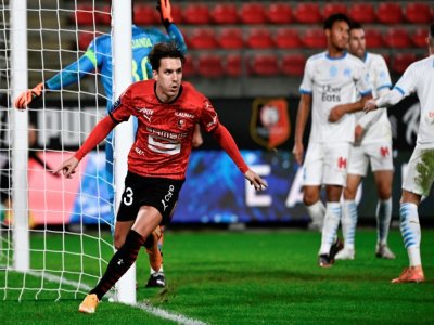 L'attaquant rennais Adrien Hunou marque le but vainqueur contre Marseille (2-1), lors de leur match de L1, le 16 décembre 2020 à Rennes - Damien Meyer [AFP]
