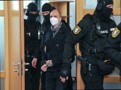Stephan Baillet, l'extrémiste de droite auteur d'une attaque contre une synagogue en Allemagne, devant le tribunal de Magdebourg le 21 décembre 2020 - Hendrik Schmidt [POOL/AFP]