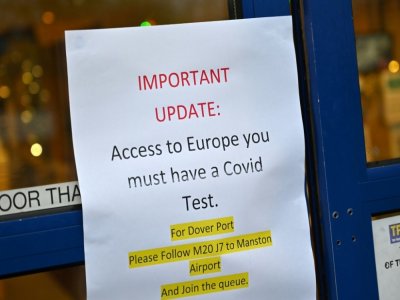 Pour quitter la Grande-Bretagne, il faudra disposer d'un test négatif sensible au coronavirus et à son variant - JUSTIN TALLIS [AFP]