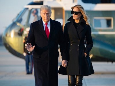 Donald et Melania Trump sur la base d'Andrews, près de Washington, le 23 décembre 2020 - SAUL LOEB [AFP/Archives]