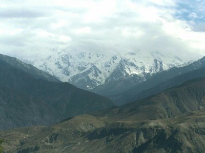 Une soixantaine d'alpinistes tentent actuellement de devenir les premiers à gravir en hiver le K2, deuxième plus haut sommet de la planète - [AFP/Archives]