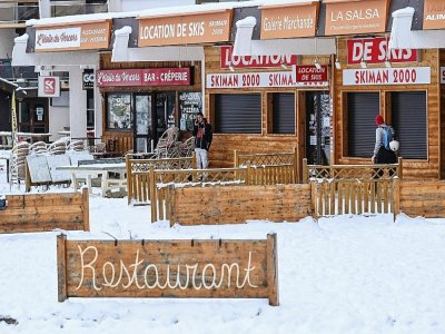Des boutiques fermées à la station de ski de Villard-de-Lans, le 5 janvier 2021 en Isère - Philippe DESMAZES [AFP]