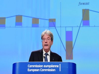 Le commissaire européen à l'Economie, Paolo Gentiloni, lors de la présentation des prévisions économiques de l'UE pour l'année 2020, à Bruxelles le 5 novembre 2020 - JOHN THYS [POOL/AFP/Archives]