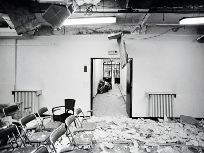 Photo publiée le 4 oct 1980, au lendemain de l'attentat visant la synagogue de la rue Copernic à Paris - JEAN-CLAUDE DELMAS [AFP/Archives]
