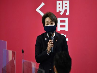 La ministre japonaise en charge des JO, l'ancienne patineuse de vitesse Seiko Hashimoto, lors d'une réunion à Tokyo, le 2 février 2021 - Kazuhiro NOGI [POOL/AFP]