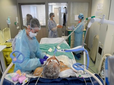Patient atteint du Covid-19 en réanimation à Marseille, le 2 févier 2021 - NICOLAS TUCAT [AFP]