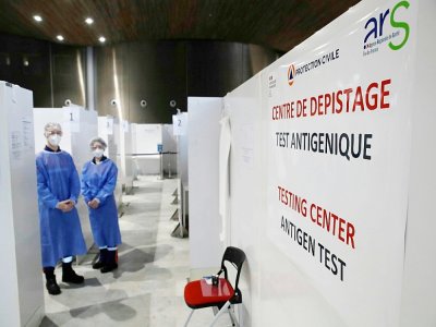 Cellule de dépistage du Covid-19 à l'aéroport de  Roissy, le 5 février 2021 - GONZALO FUENTES [POOL/AFP]