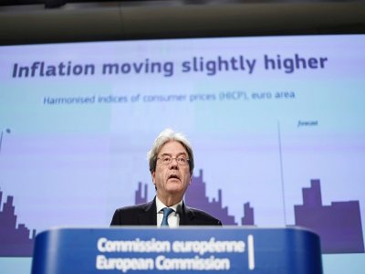 Le commissaire européen à l'Economie Paolo Gentiloni, lors d'une conférence de presse à Bruxelles, le 11 février 2021 - Kenzo TRIBOUILLARD [AFP]