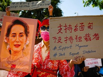 Manifestation contre le coup d'Etat en Birmanie, le 11 février 2021 devant l'ambassade de Chine à Rangoun - Ye Aung THU [AFP]