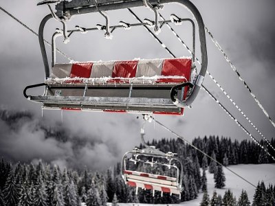 Un télésiège vide à Avoriaz, dans les Alpes, le 11 février 2021 - JEFF PACHOUD [AFP]