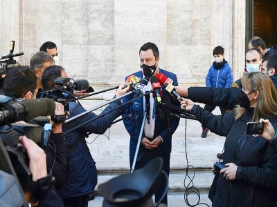 Matteo Salvini, chef de la Ligue d'extrême-droite, fait une déclaration aux médias, le 15 février 2021 à Rome - Tiziana FABI [AFP]