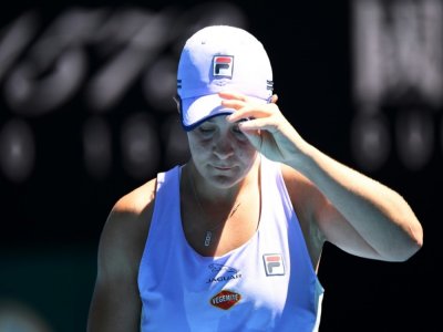L'Australienne Ahsleigh Barty, lors de son quart de finale de l'Open d'Australie contre la Tchèque Karolina Muchova, le 17 février 2021 à Melbourne - William WEST [AFP]