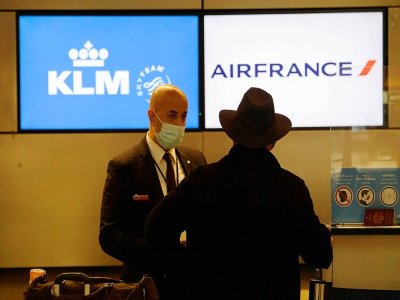 Comptoir Air France - KLM à l'aéroport international de Los Angeles, le 25 janvier 2021 - Patrick T. FALLON [AFP/Archives]