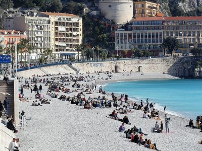 La plage du Castel à Nice le 20 février 2021 - Valery HACHE [AFP]