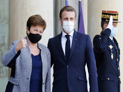 La directrice générale du FMI Kristalina Georgieva et le président Emmanuel Macron, à l'Elysée le 12 novembre 2020 - Ludovic MARIN [AFP/Archives]