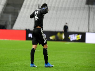 Le milieu brésilien de Lyon, Lucas Paqueta, expulsé après un carton rouge, lors du match de Ligue 1 à Marseille, le 28 février 2021 - CLEMENT MAHOUDEAU [AFP]