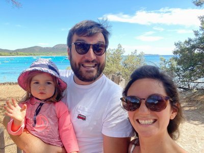 Juliette, Baptiste et Karline Hamain ont décidé de créer leur propre marque de gel douche écoresponsable après des vacances dans le sud de la France l'été dernier. 