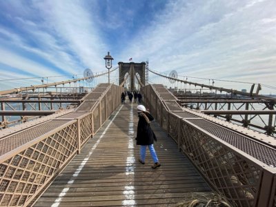 Le pont de Brooklyn, quasiment désert, lundi - Kena Betancur [AFP]