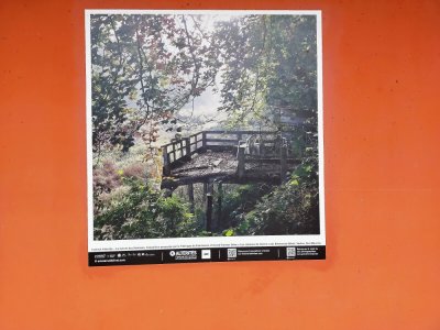 Les photos de l'exposition d'Emmanuel Blivet "Les cabanes de Vezins" sont, elles, partagées sur la façade du Cargö de Caen. - Mathieu Marie