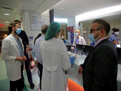 L'urgentiste Nour al-Jalbout lors de sa garde à l'hôpital de l'université américaine de Beyrouth (AUB), le 17 mars 2021 - ANWAR AMRO [AFP]