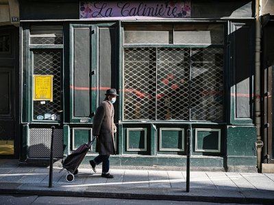Fermeture de commerces dits non essentiels à Paris, le 20 mars 2021 - Anne-Christine POUJOULAT [AFP]