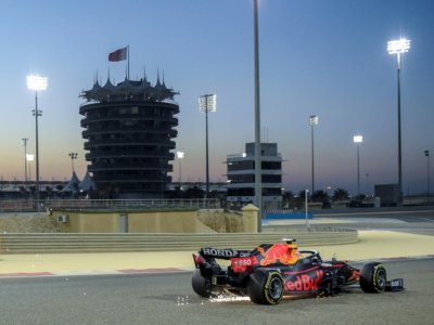 La Red Bull pilotée par Max Verstappen lors des essais de pré-saison sur le circuit bahréïni de Sakhir, le 14 mars 2021 - Mazen MAHDI [AFP/Archives]
