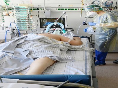 Malade du Covid-19 en réanimation à l'hopital Robert Bosch à Stuttgart, le 24 mars 2021 - THOMAS KIENZLE [AFP]