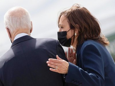 Le président américain Joe Biden et la vice-présidente Kamala Harris arrivent à la base militaire de Dobbins à Marietta, dans l'Etat de Géorgie, le 19 mars 2021 - Eric BARADAT [AFP]