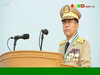 Le général Min Aung Hlaing à Naypyidaw le 27 mars 2021 (capture d'écran via AFPTV d'images diffusées par Myawaddy TV) - Handout [Myawaddy TV/AFP]